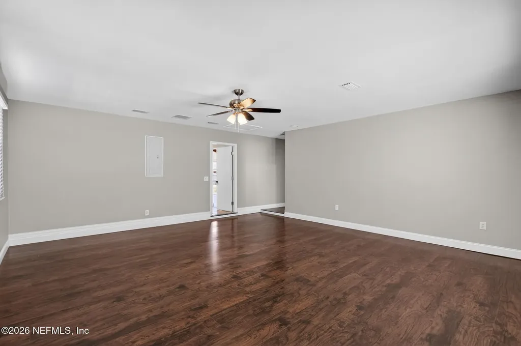 8294 Collins Road Jacksonville FL 32244