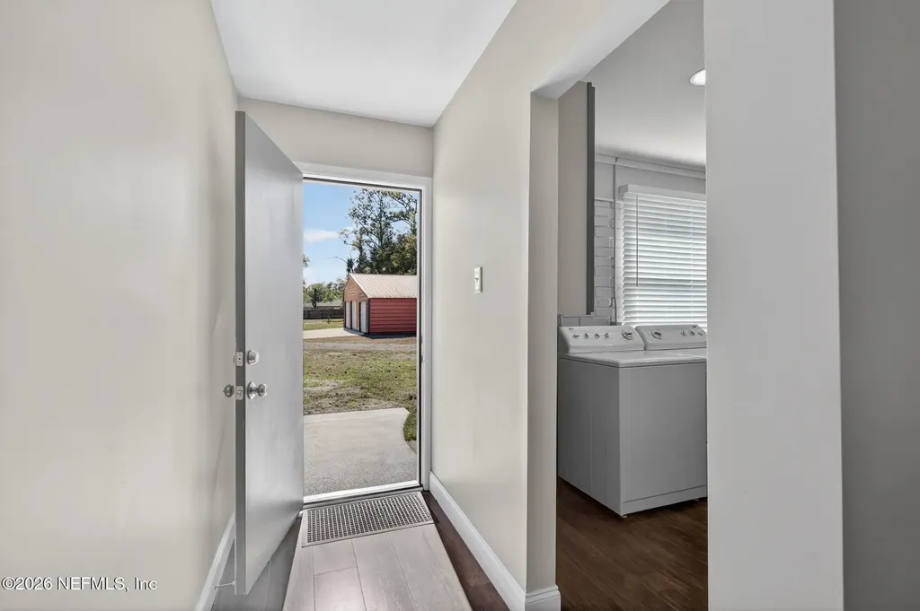 8294 Collins Road Jacksonville FL 32244