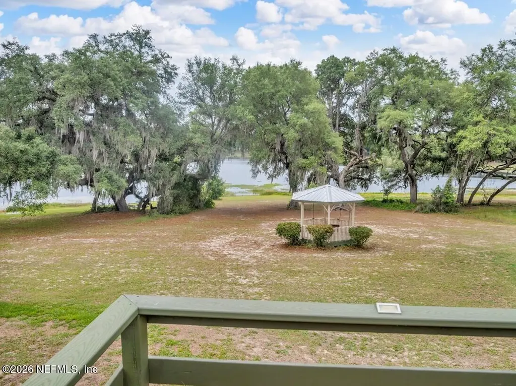 135 Ashley Lake Drive Melrose FL 32666