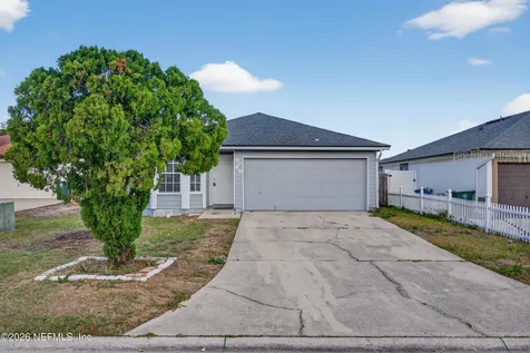 8745 Buzz Court Jacksonville FL 32216