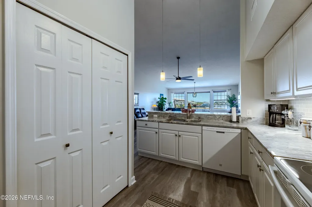 3327 Lighthouse Point Lane Jacksonville FL 32250