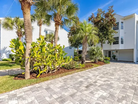 3327 Lighthouse Point Lane Jacksonville FL 32250