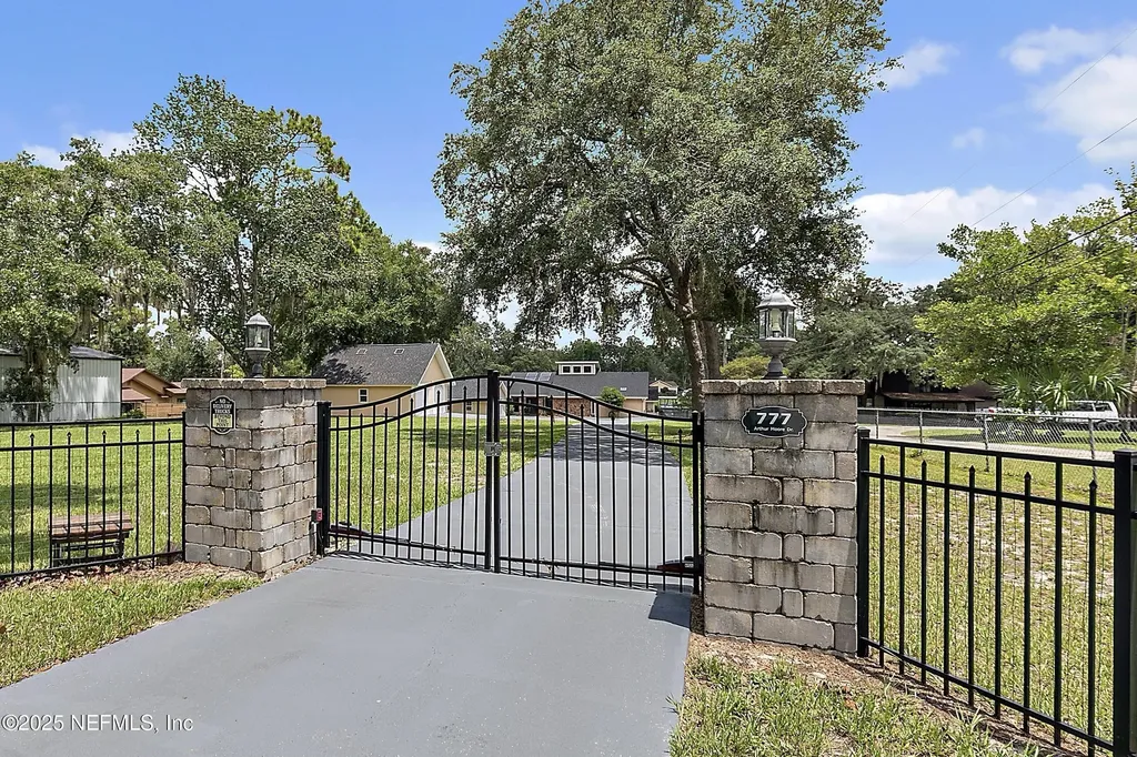 777 Arthur Moore Drive Green Cove Springs FL 32043