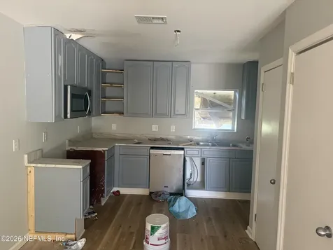 3805 Leonard Circle W Jacksonville FL 32209