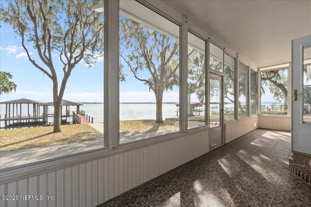 533 W River Road Palatka FL 32177