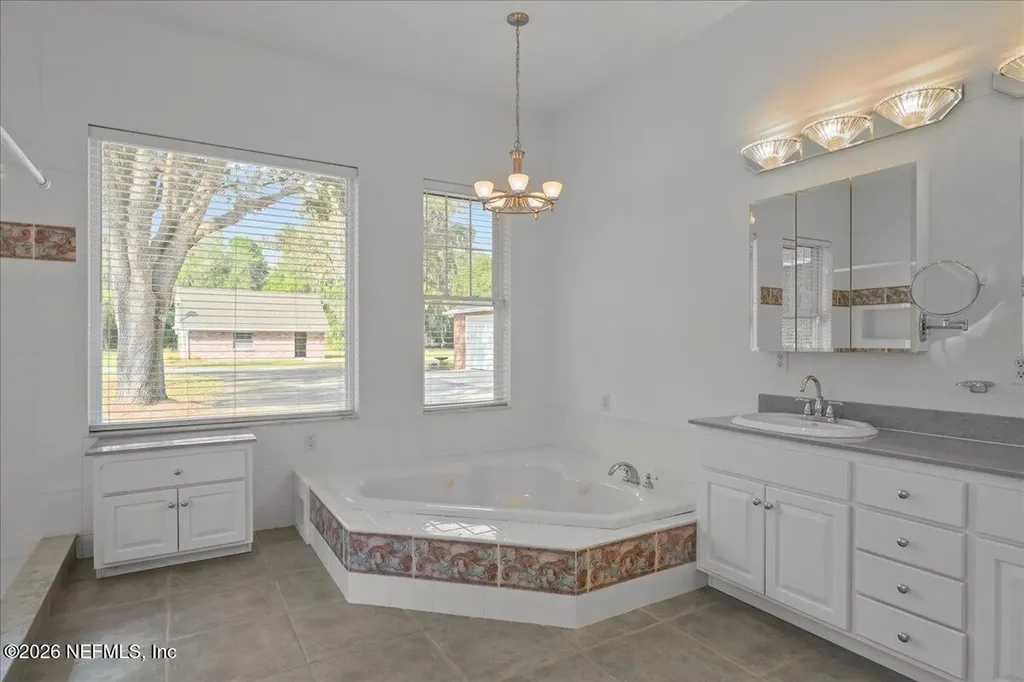 533 W River Road Palatka FL 32177
