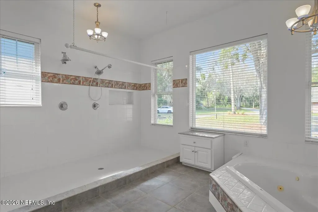 533 W River Road Palatka FL 32177