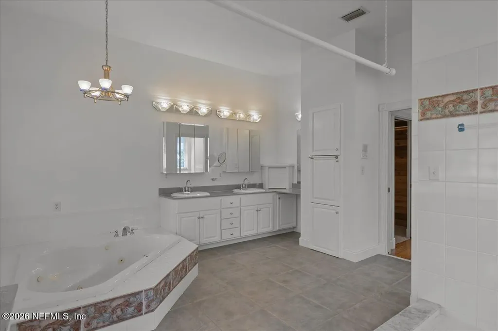533 W River Road Palatka FL 32177