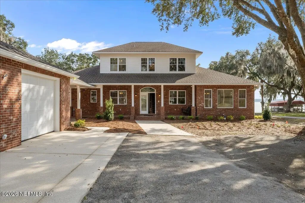 533 W River Road Palatka FL 32177