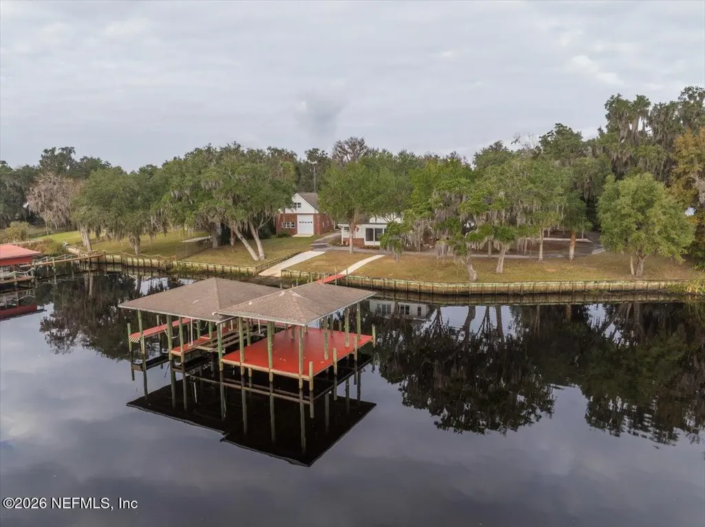 533 W River Road Palatka FL 32177