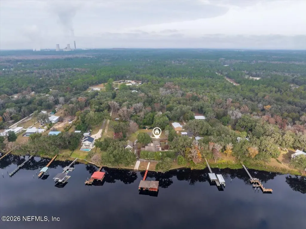 533 W River Road Palatka FL 32177