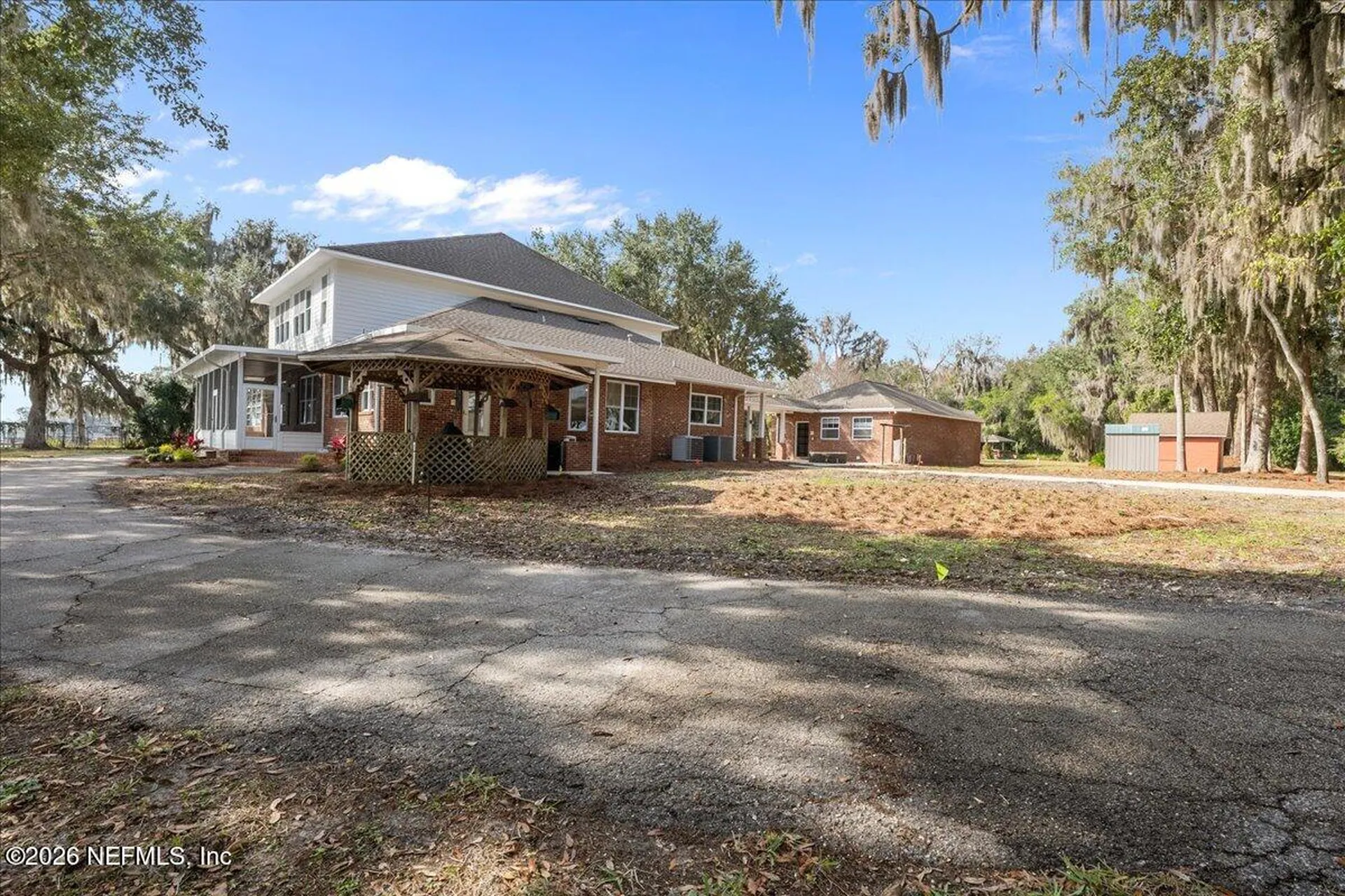 533 W River Road Palatka FL 32177