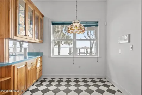 533 W River Road Palatka FL 32177