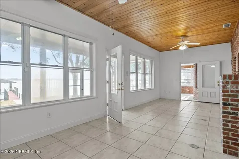 533 W River Road Palatka FL 32177