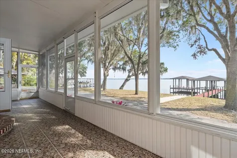 533 W River Road Palatka FL 32177