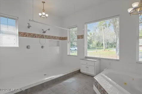 533 W River Road Palatka FL 32177
