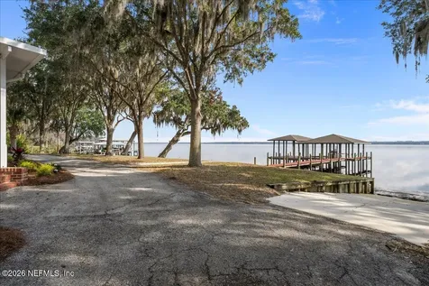 533 W River Road Palatka FL 32177