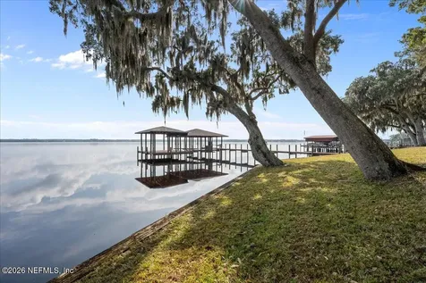 533 W River Road Palatka FL 32177