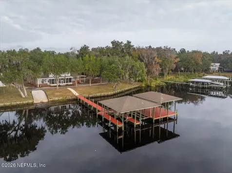 533 W River Road Palatka FL 32177