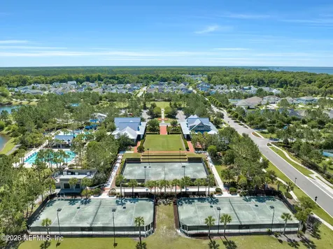 32 High Oaks Place St. Johns FL 32259
