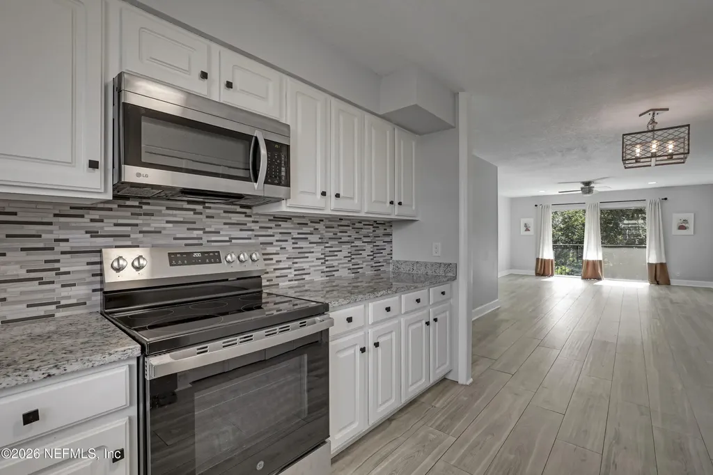 4915 Baymeadows Road Jacksonville FL 32217