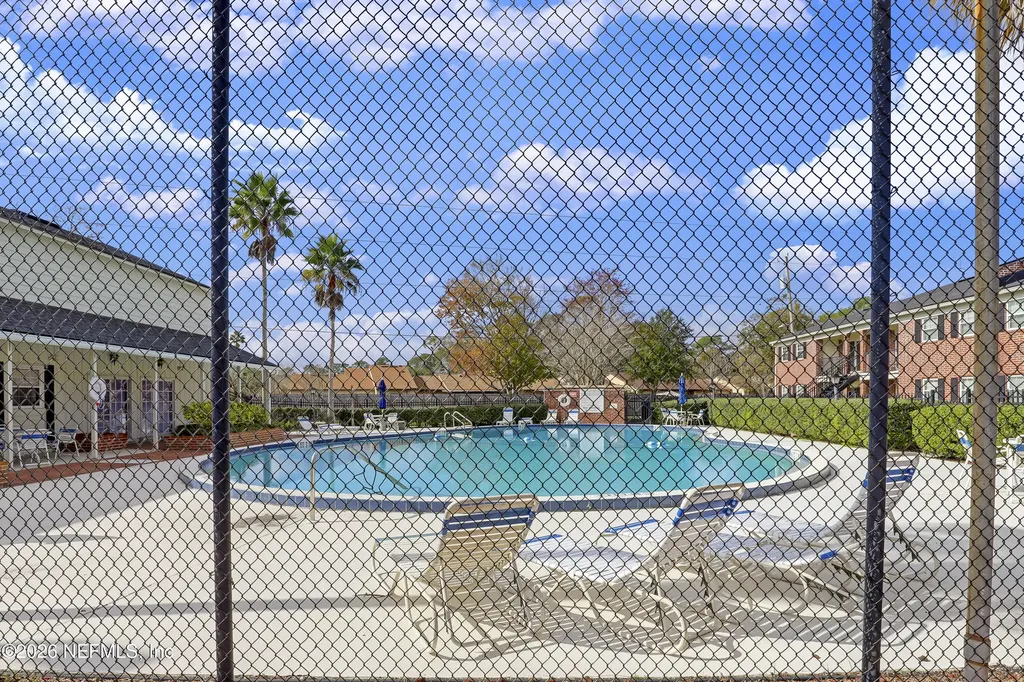 4915 Baymeadows Road Jacksonville FL 32217