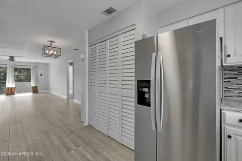 4915 Baymeadows Road Jacksonville FL 32217