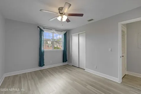 4915 Baymeadows Road Jacksonville FL 32217
