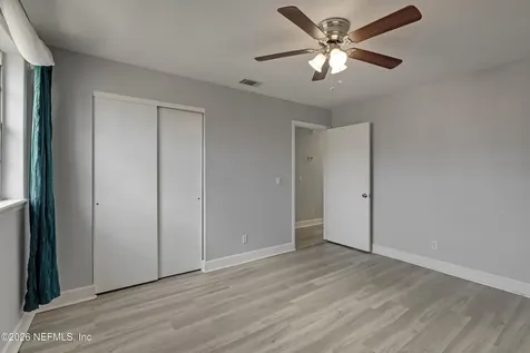 4915 Baymeadows Road Jacksonville FL 32217