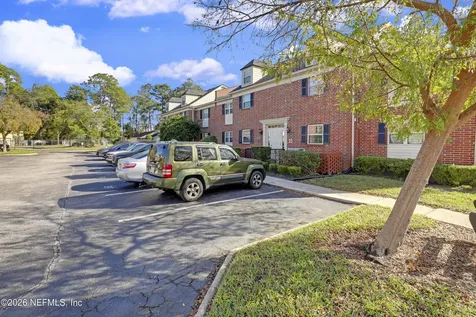 4915 Baymeadows Road Jacksonville FL 32217
