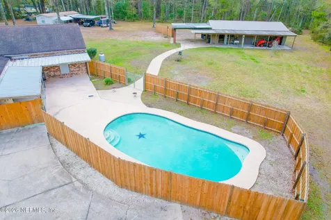 8063 Sycamore Lane W Jacksonville FL 32219