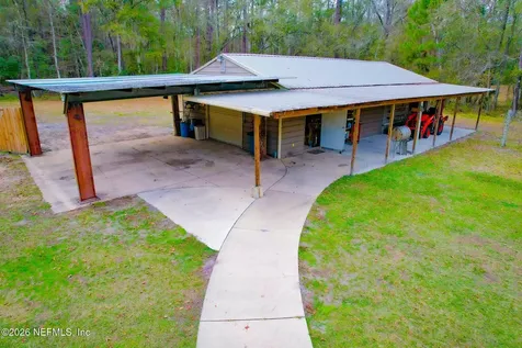 8063 Sycamore Lane W Jacksonville FL 32219