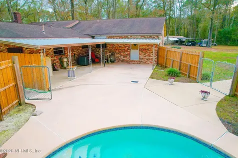8063 Sycamore Lane W Jacksonville FL 32219