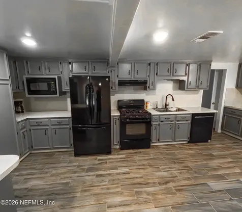 8063 Sycamore Lane W Jacksonville FL 32219