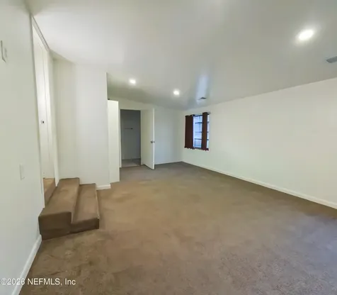 8063 Sycamore Lane W Jacksonville FL 32219