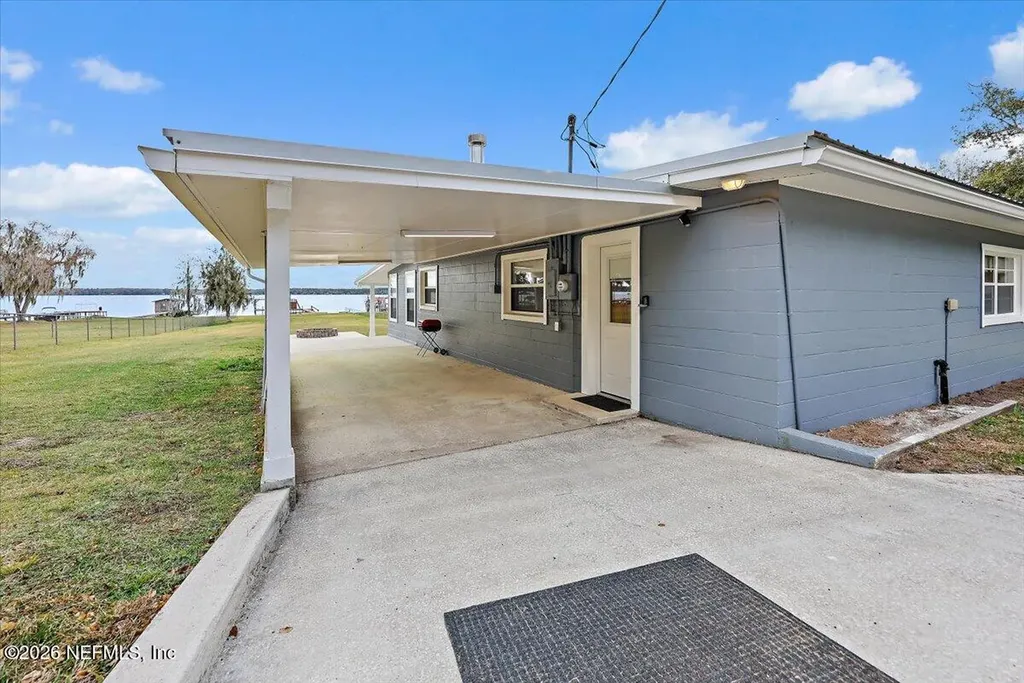 567 W Hillsborough Avenue Florahome FL 32140