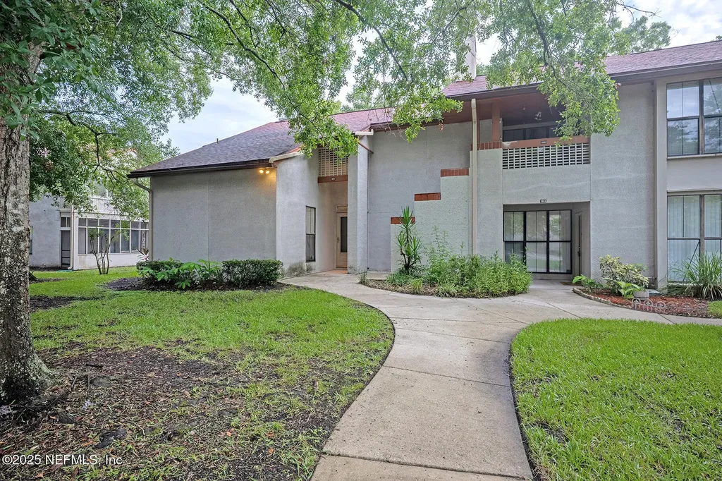 1901 Wood Hill Place Jacksonville FL 32256