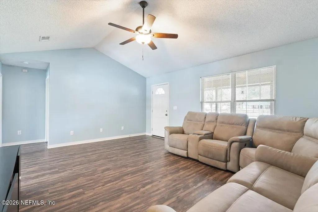 44152 Swallowfork Avenue Callahan FL 32011