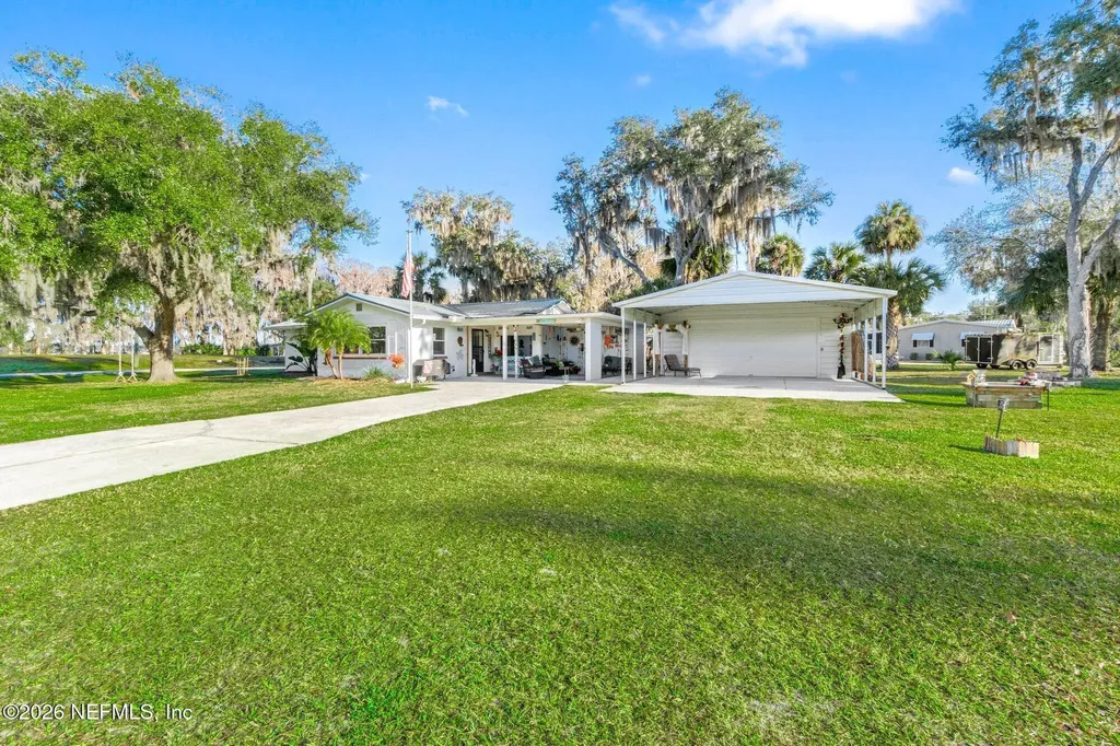 200 Bass Drive Crescent City FL 32112