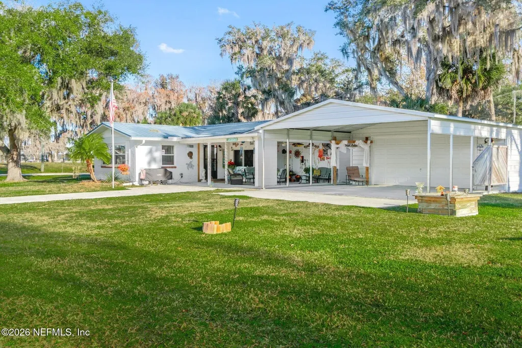 200 Bass Drive Crescent City FL 32112