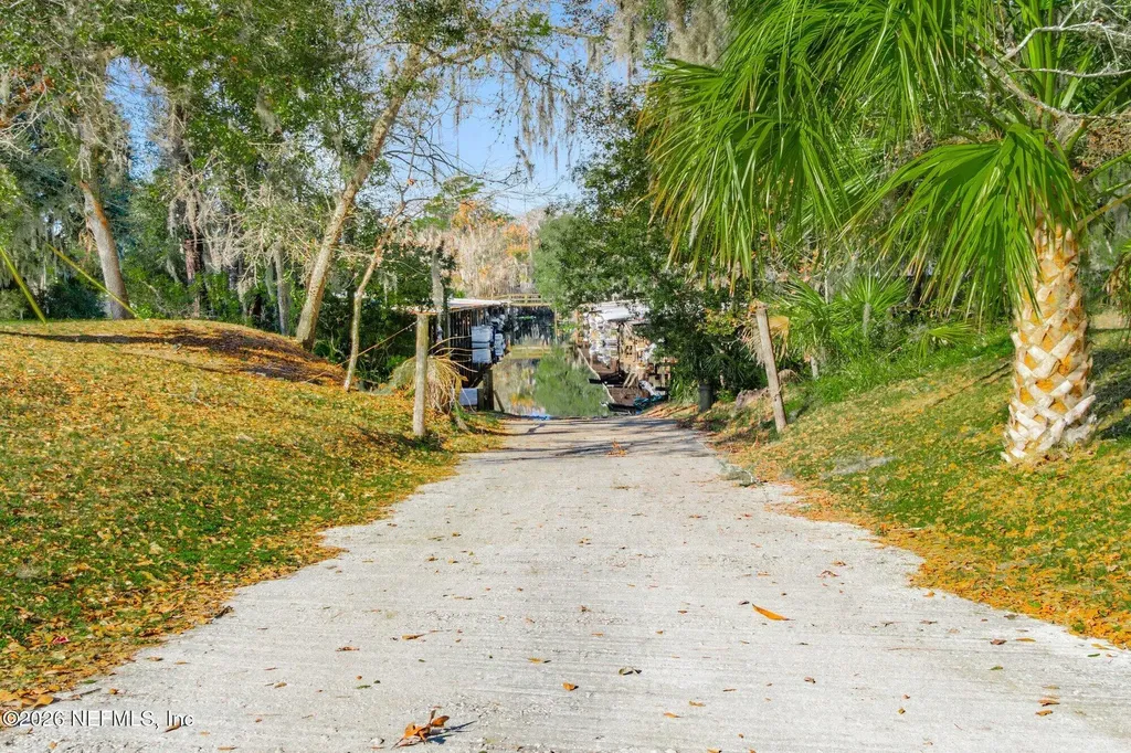 200 Bass Drive Crescent City FL 32112