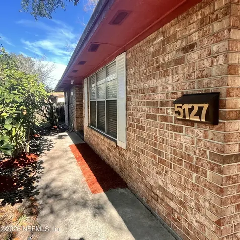 5127 Security Lane Jacksonville FL 32209