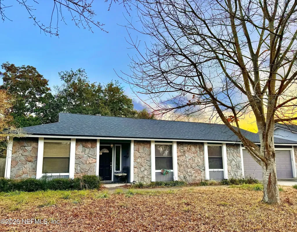 5326 Tilting Oaks Court E Jacksonville FL 32258