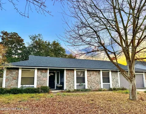 5326 Tilting Oaks Court E Jacksonville FL 32258