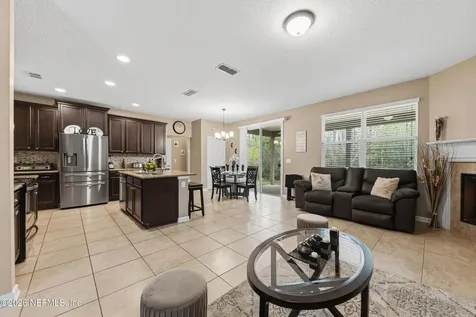 11805 Parker Lakes Drive Jacksonville FL 32221