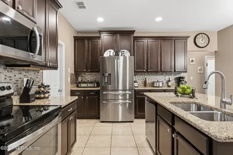 11805 Parker Lakes Drive Jacksonville FL 32221