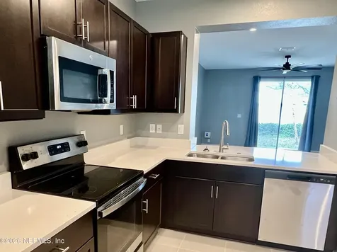 233 Annies Place Jacksonville FL 32218