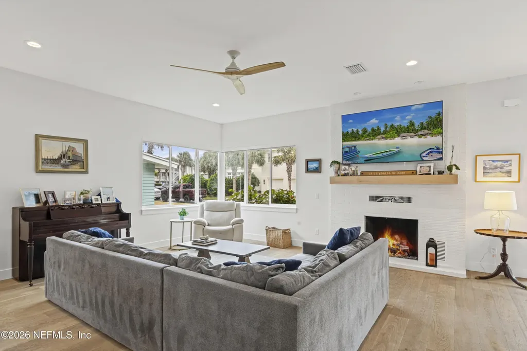 145 8th Street Atlantic Beach FL 32233