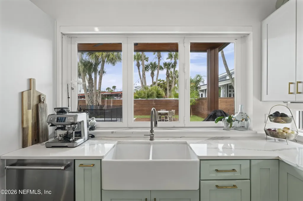 145 8th Street Atlantic Beach FL 32233