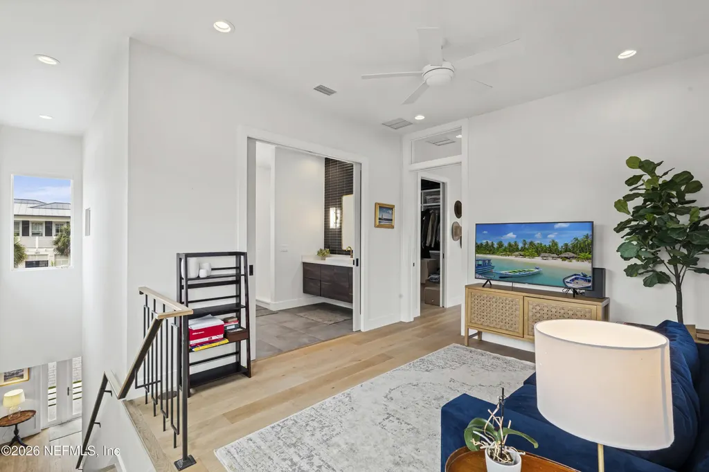 145 8th Street Atlantic Beach FL 32233